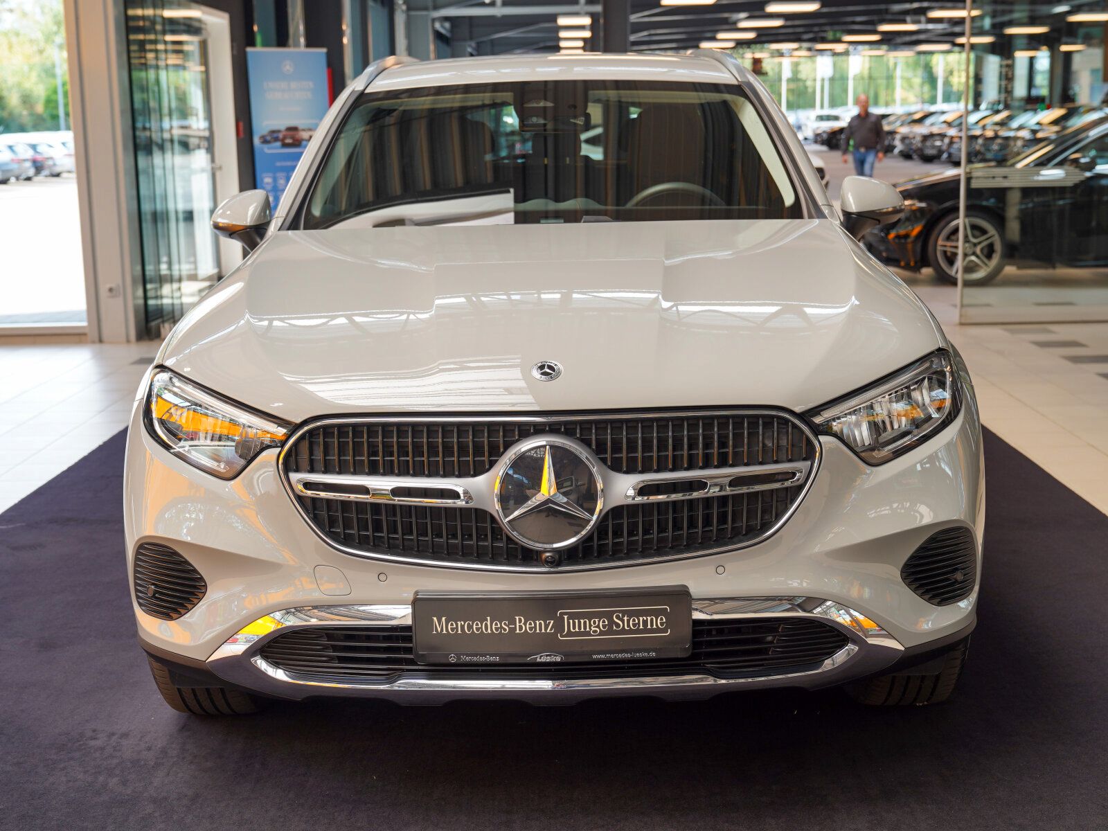 Mercedes-Benz GLC 200 2025 г. Серый, пробег 39410 км