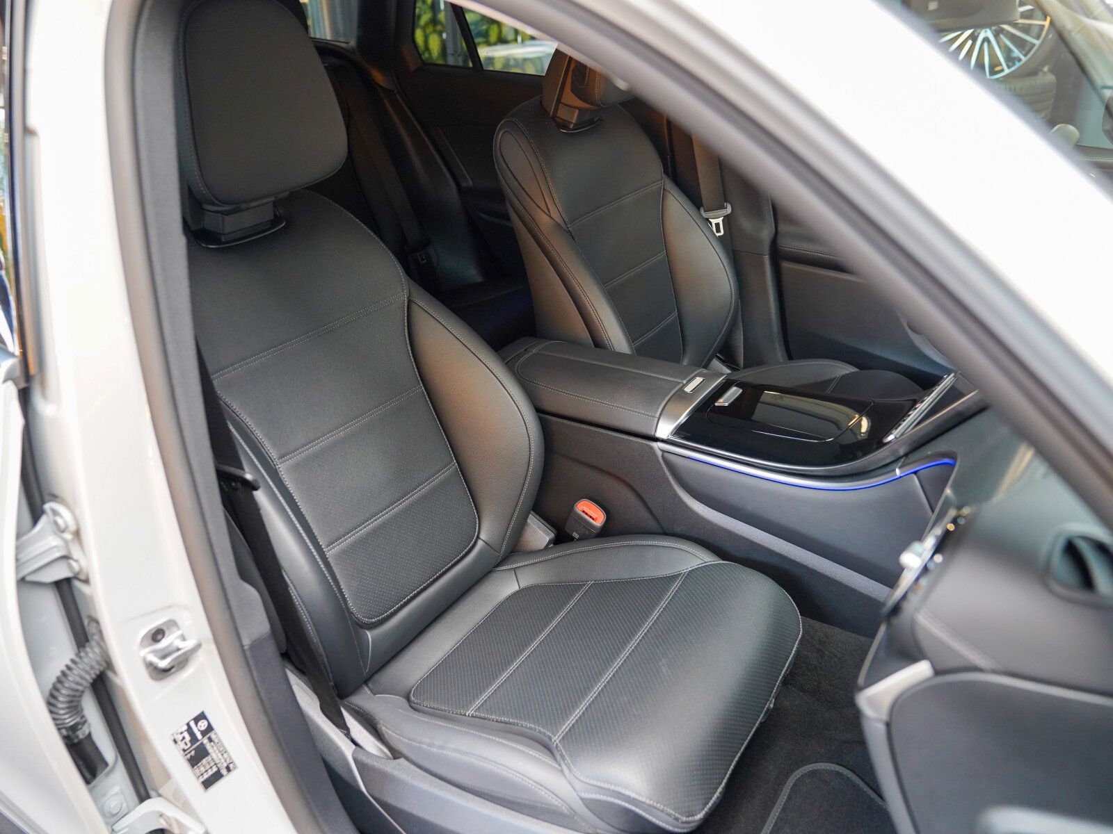 Mercedes-Benz GLC 200 2025 г. Серый, пробег 39410 км