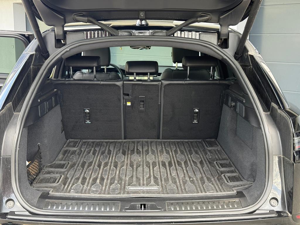 Land Rover Range Rover Velar 2023 г. Чёрный, пробег 55900 км
