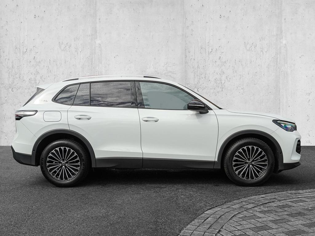 Volkswagen Tiguan 2025 г. Белый, пробег 25329 км