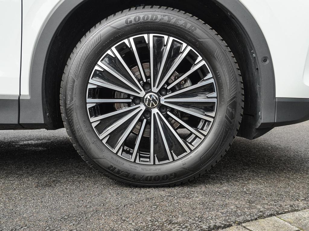 Volkswagen Tiguan 2025 г. Белый, пробег 25329 км