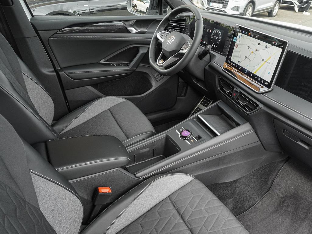 Volkswagen Tiguan 2025 г. Белый, пробег 25329 км