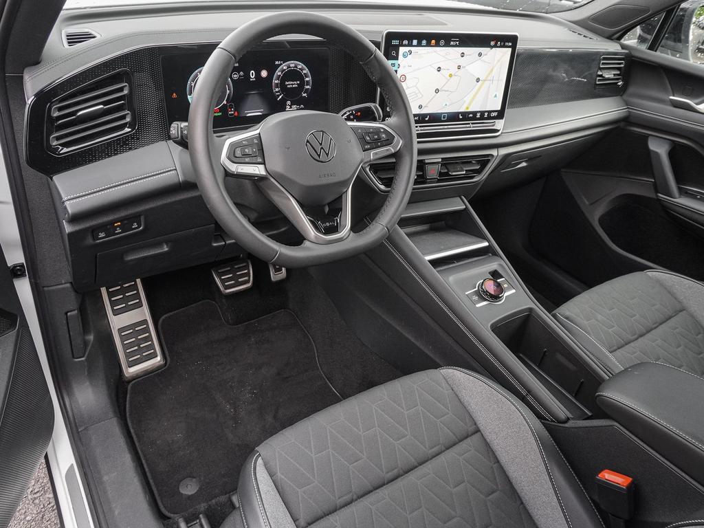 Volkswagen Tiguan 2025 г. Белый, пробег 25329 км