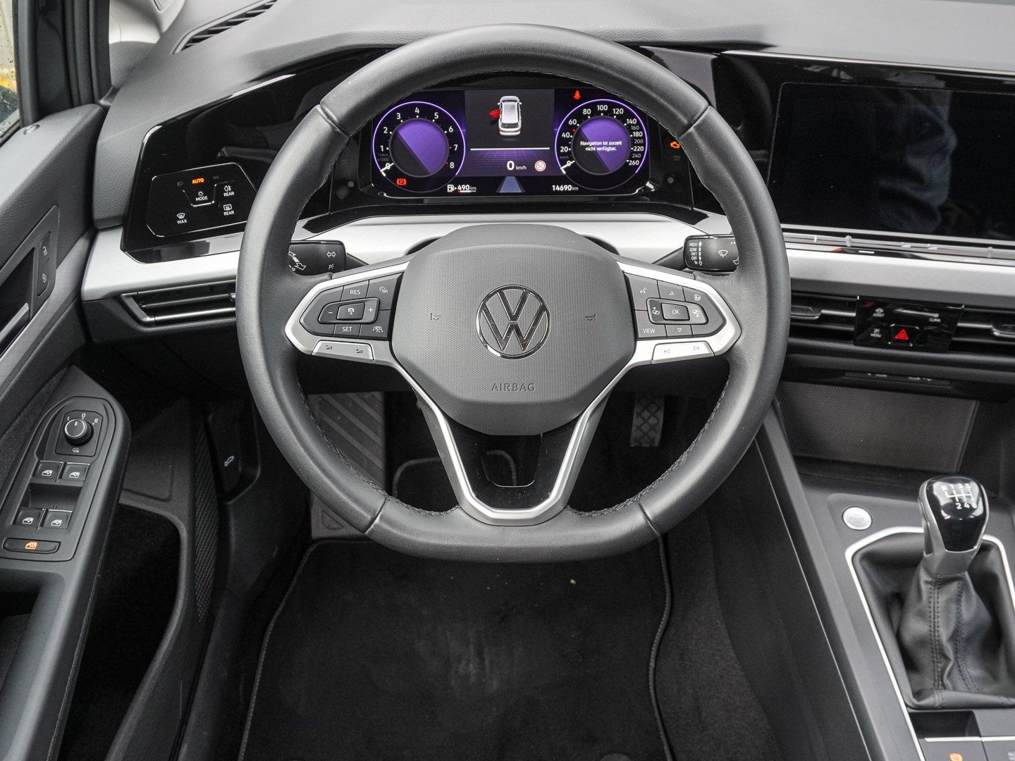 Volkswagen Golf 2024 г. Серый, пробег 14689 км