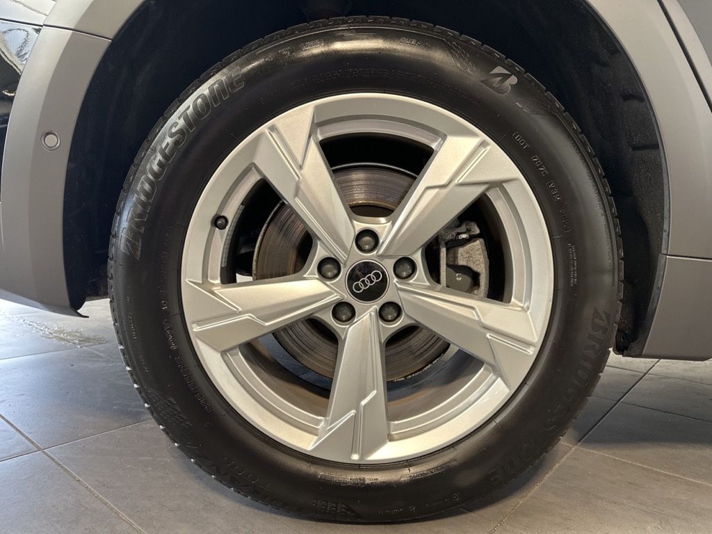 Audi A6 allroad 2022 г. Чёрный, пробег 50761 км
