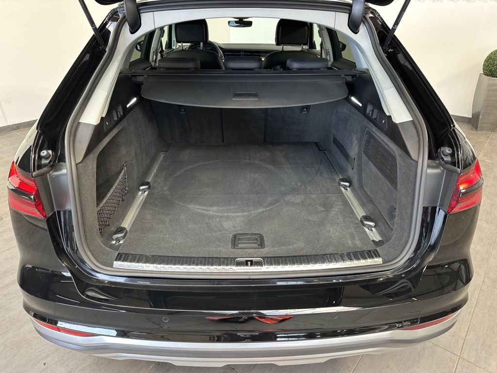 Audi A6 allroad 2022 г. Чёрный, пробег 50761 км
