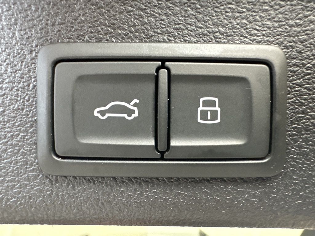 Audi A6 allroad 2022 г. Чёрный, пробег 50761 км