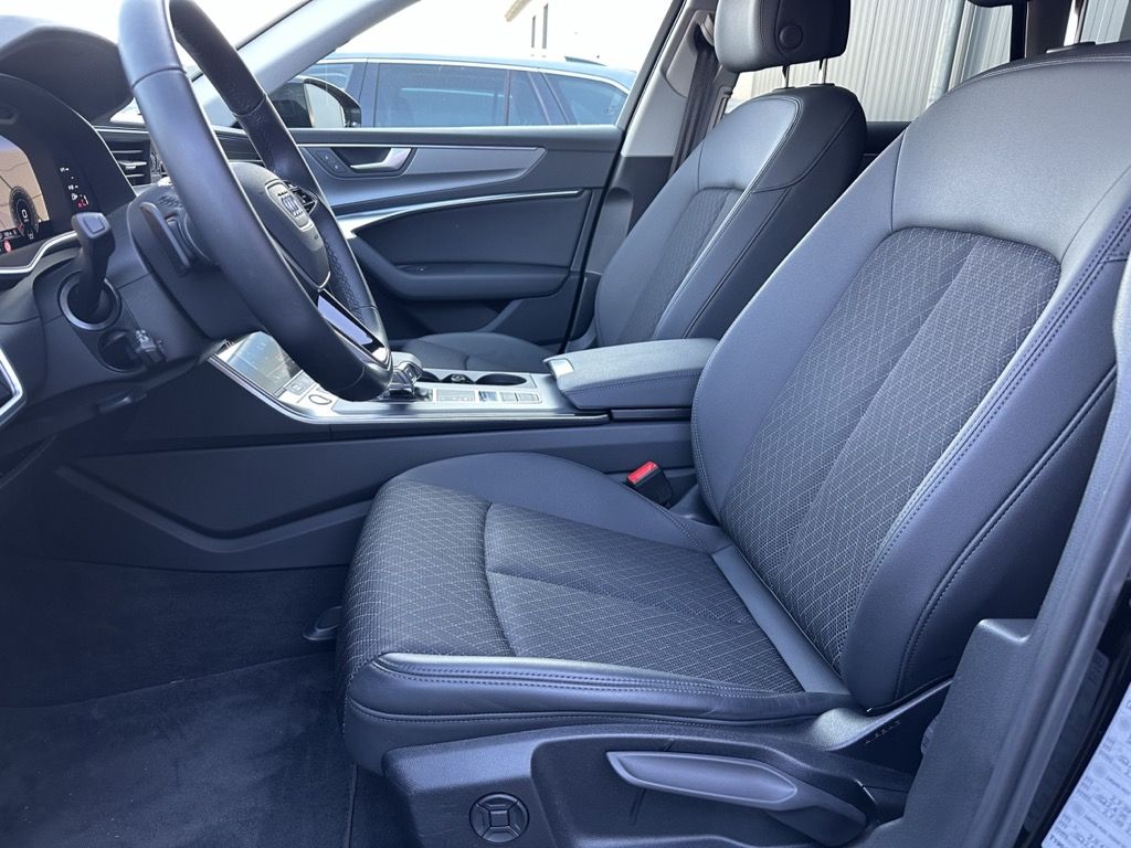 Audi A6 allroad 2022 г. Чёрный, пробег 50761 км