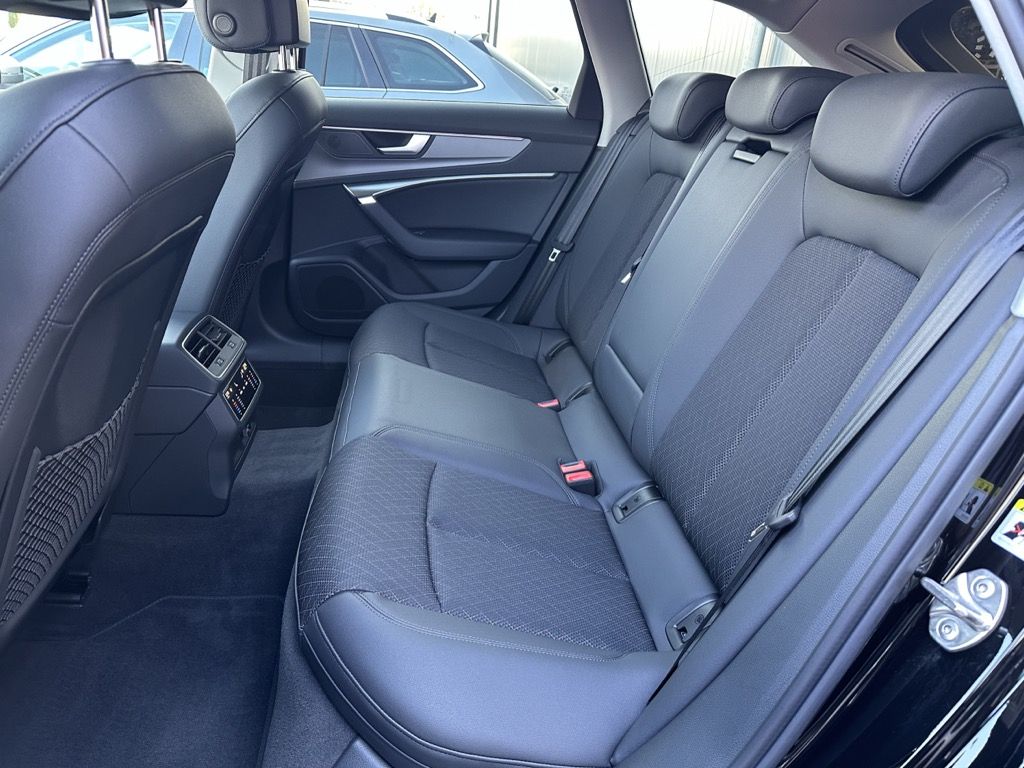 Audi A6 allroad 2022 г. Чёрный, пробег 50761 км