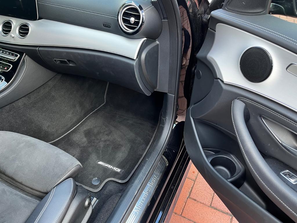 Mercedes-Benz E 400 2023 г. Чёрный, пробег 53000 км