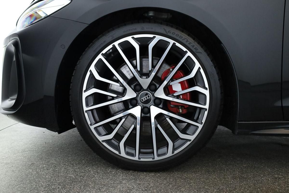 Audi S5 2025 г. Чёрный, пробег 17700 км