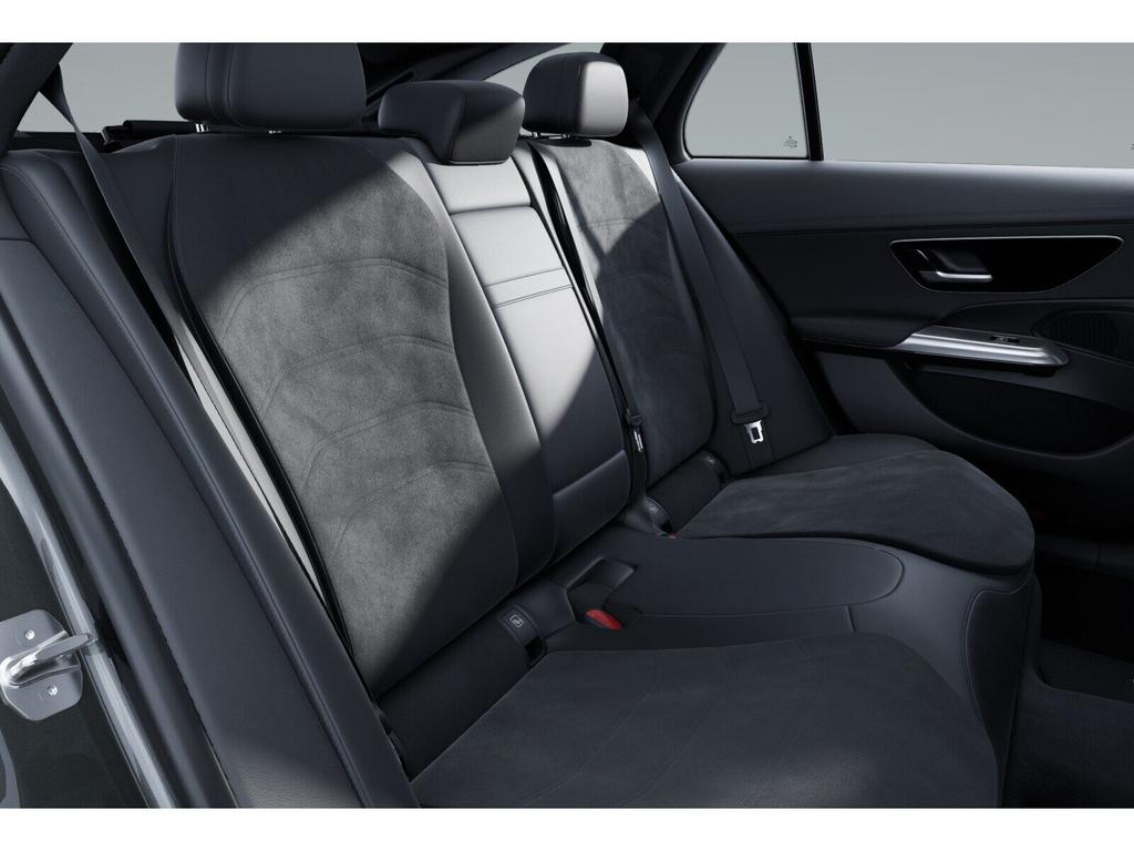 Mercedes-Benz E 220 2023 г. Серый, пробег 45972 км