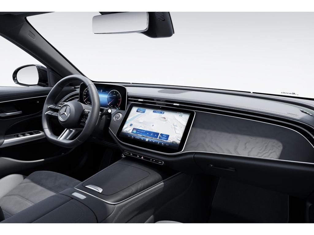 Mercedes-Benz E 220 2023 г. Серый, пробег 45972 км