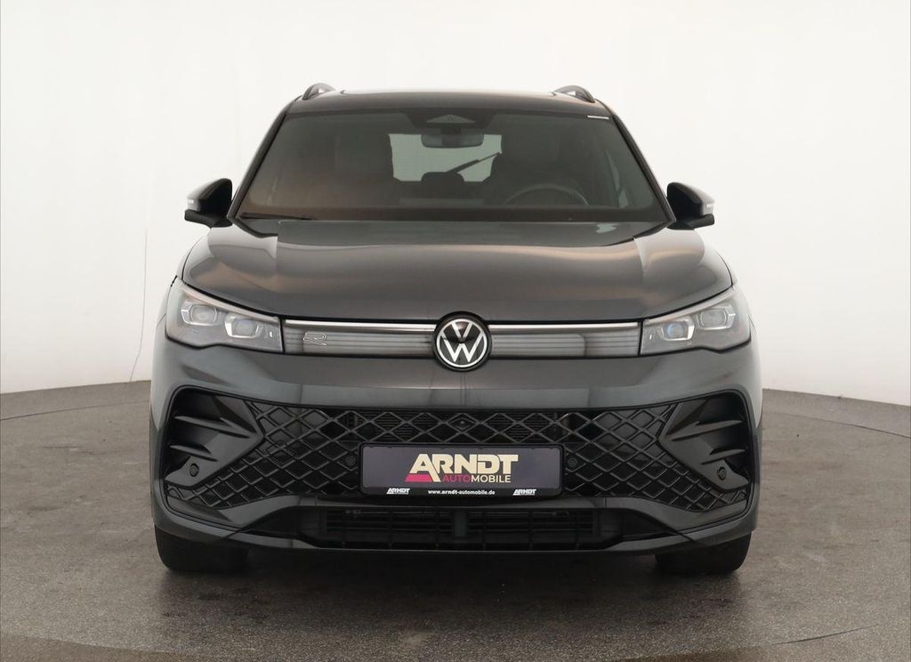 Volkswagen Tiguan 2025 г. Серый, пробег 36700 км