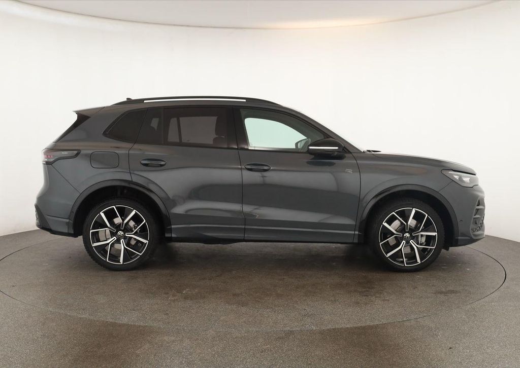 Volkswagen Tiguan 2025 г. Серый, пробег 36700 км