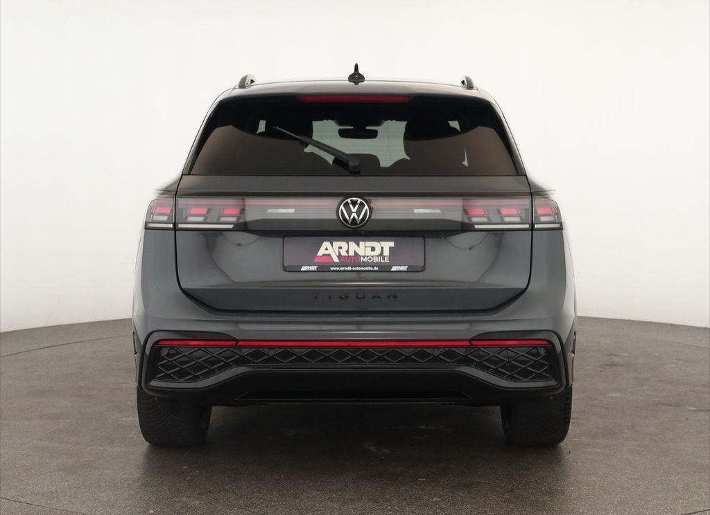 Volkswagen Tiguan 2025 г. Серый, пробег 36700 км