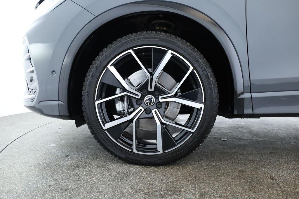Volkswagen Tiguan 2025 г. Серый, пробег 36700 км