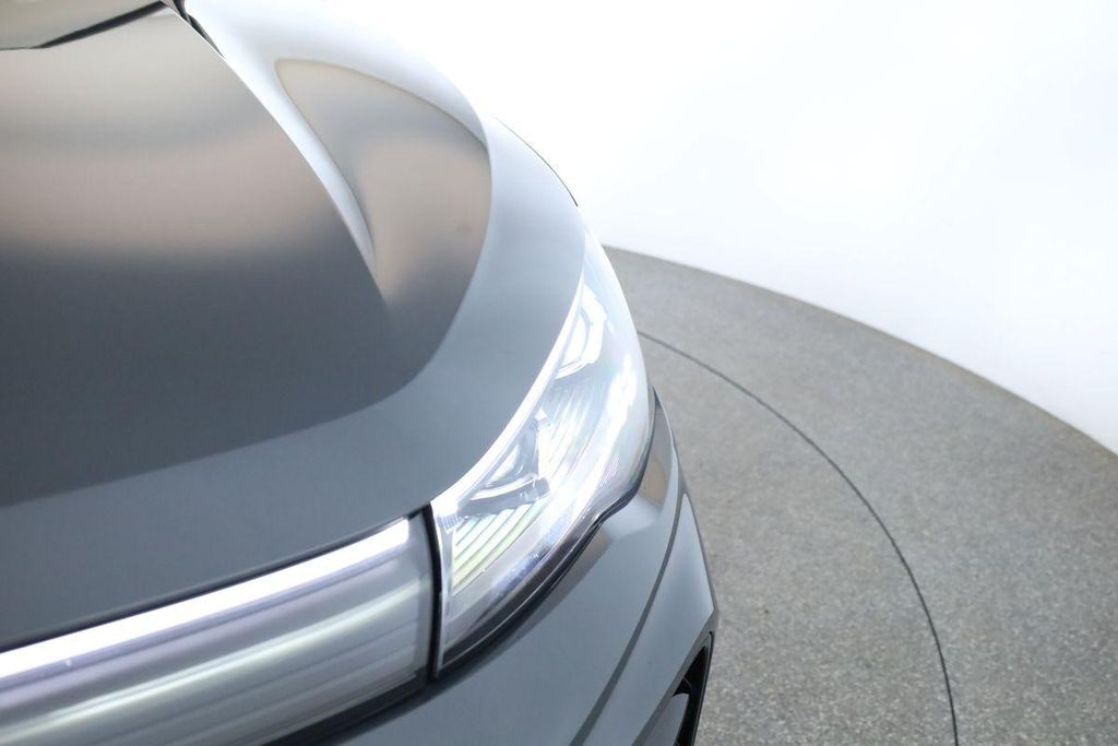 Volkswagen Tiguan 2025 г. Серый, пробег 36700 км