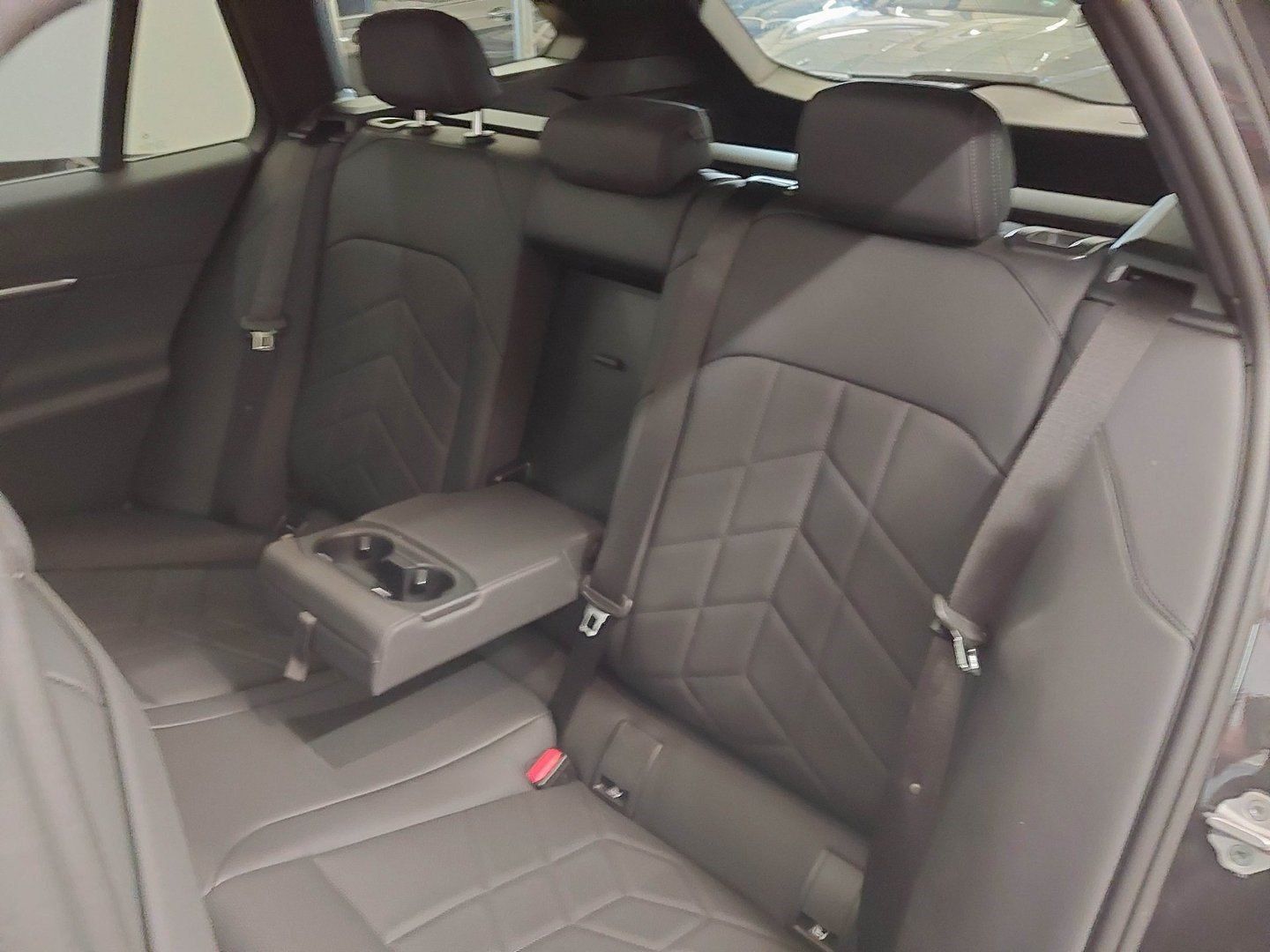 BMW 520 2025 г. Серый, пробег 25530 км