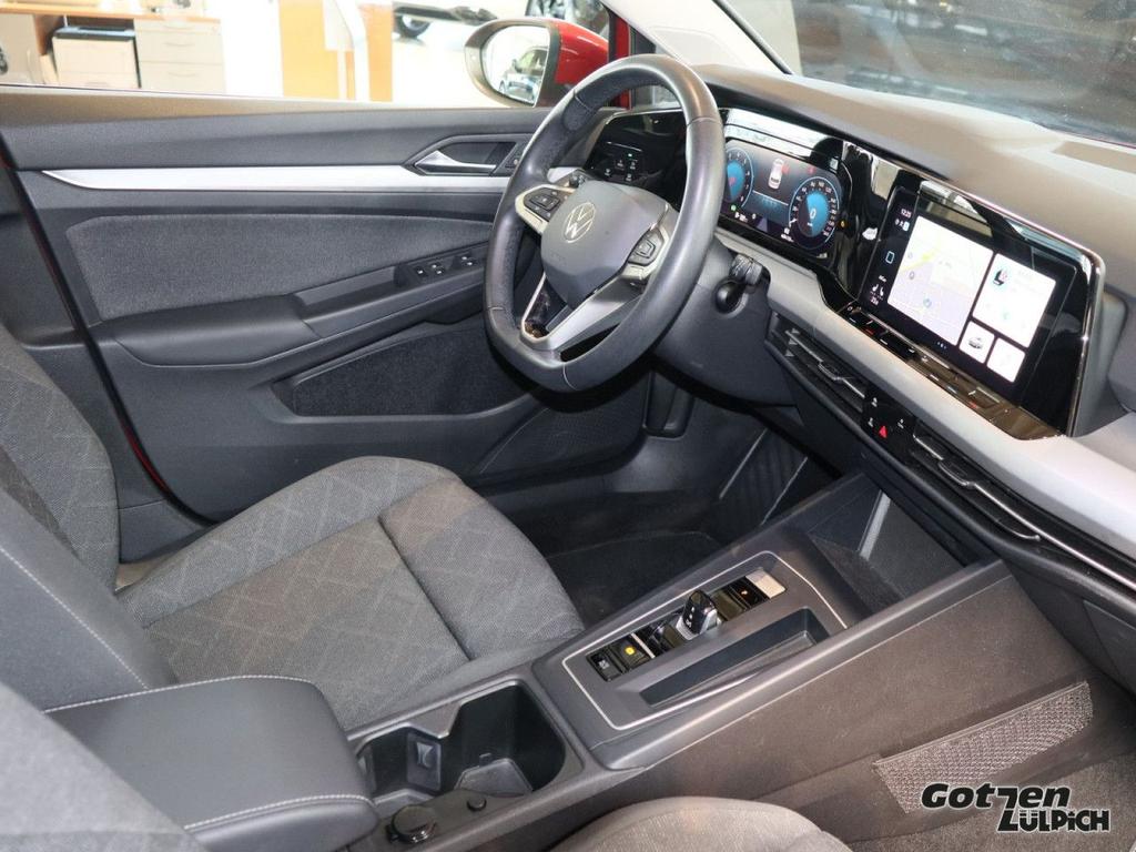 Volkswagen Golf 2023 г. Красный, пробег 40400 км