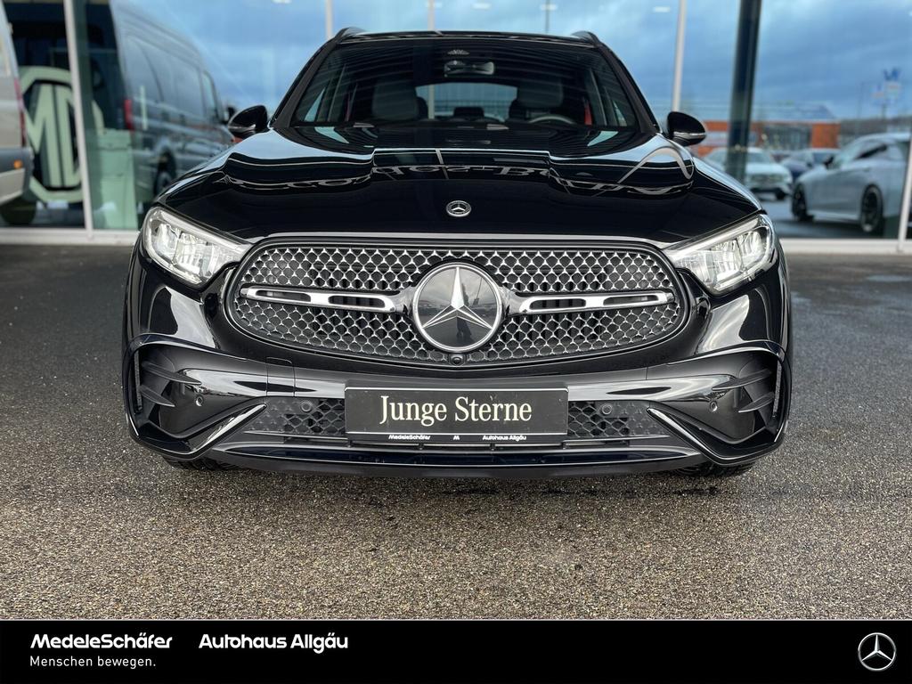 Mercedes-Benz GLC 200 2025 г. Чёрный, пробег 14500 км