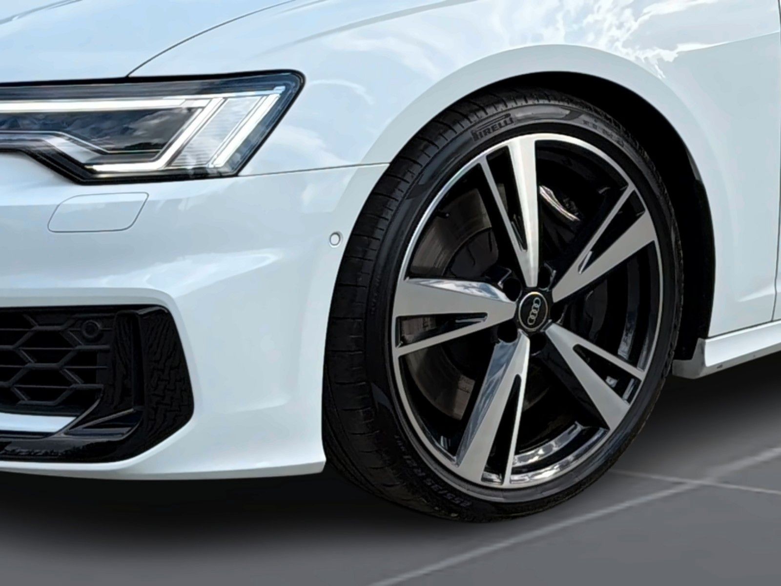 Audi S6 2024 г. Белый, пробег 39990 км
