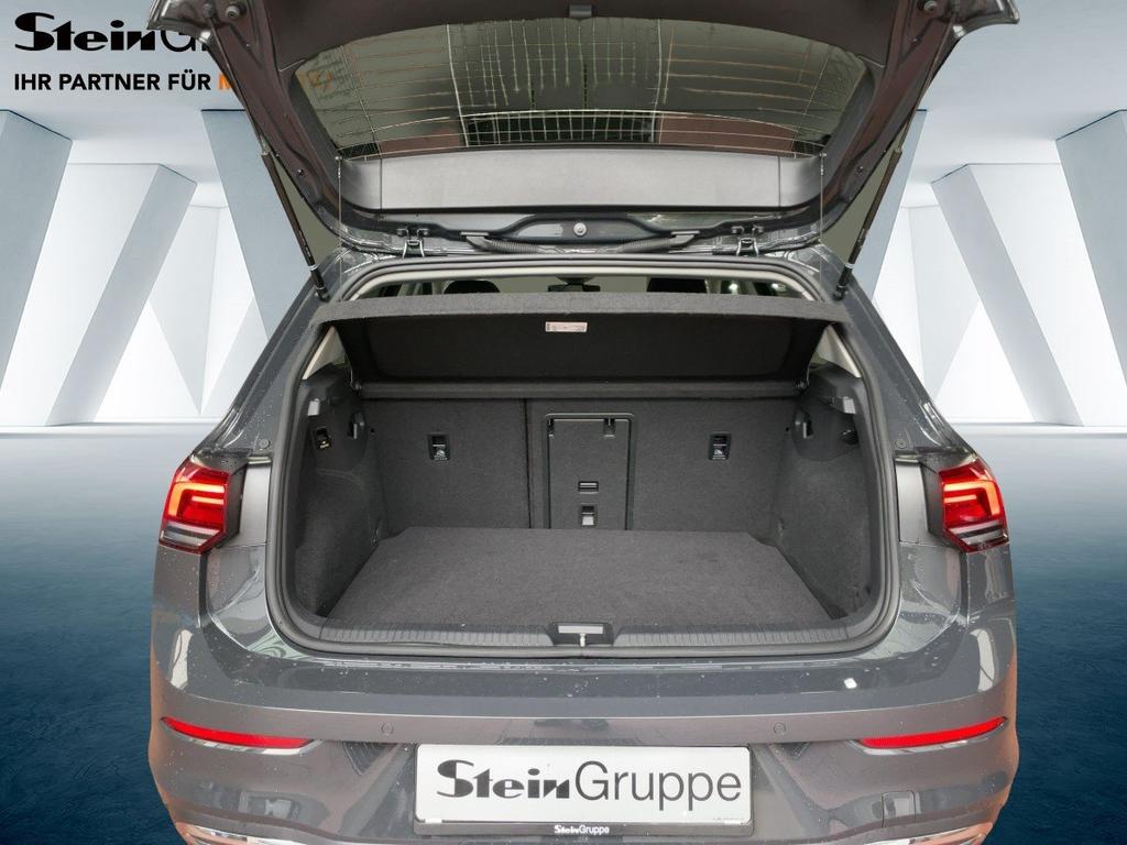 Volkswagen Golf 2023 г. Серый, пробег 31850 км
