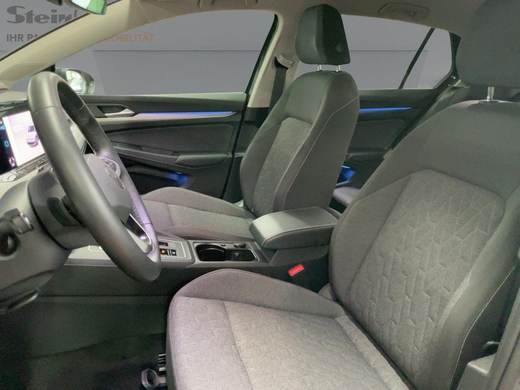 Volkswagen Golf 2023 г. Серый, пробег 31850 км
