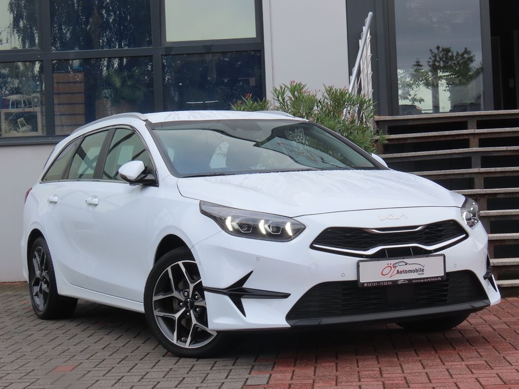 Kia CEE'D SPORTSWAGON 2022 г. Белый, пробег 47866 км