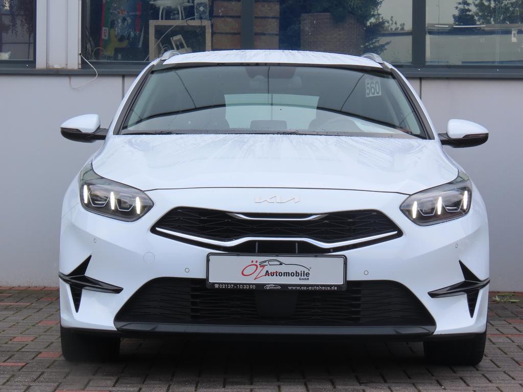 Kia CEE'D SPORTSWAGON 2022 г. Белый, пробег 47866 км