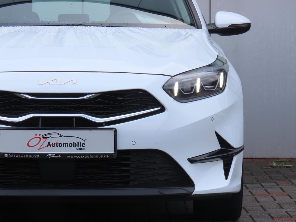 Kia CEE'D SPORTSWAGON 2022 г. Белый, пробег 47866 км