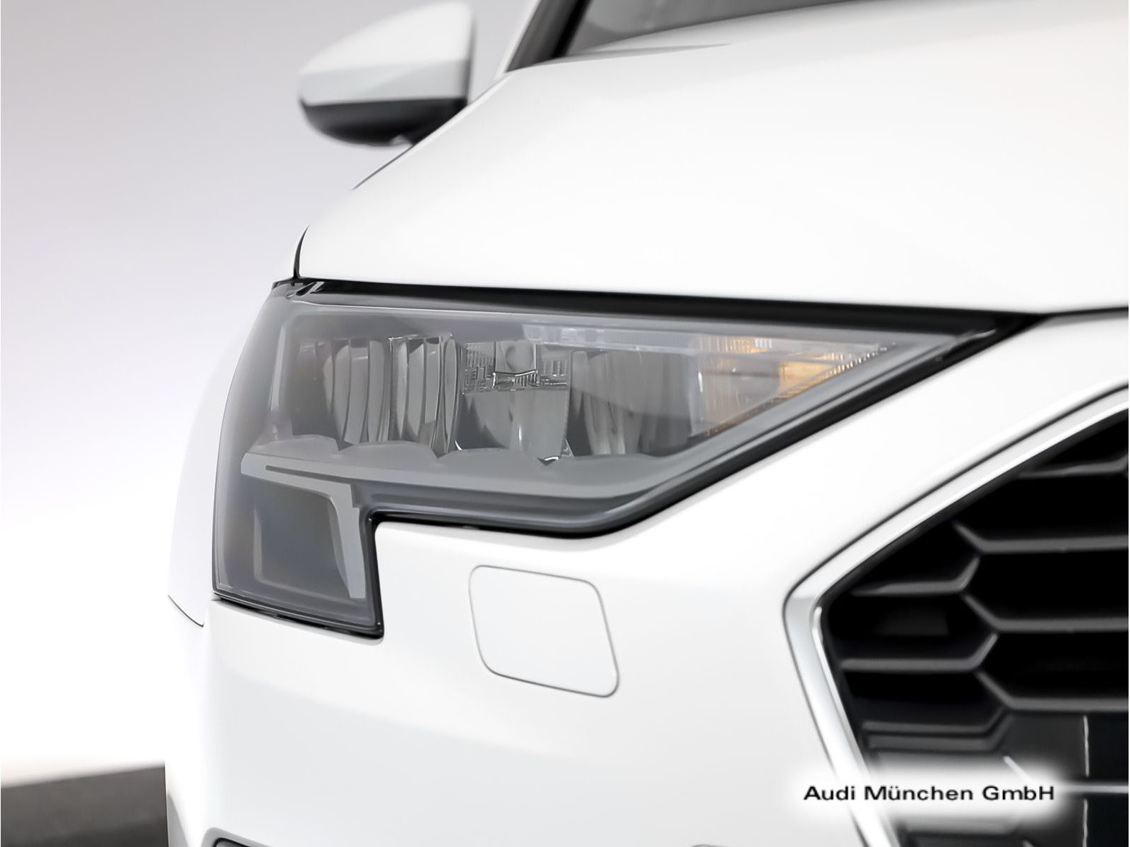 Audi A3 2023 г. Белый, пробег 26559 км