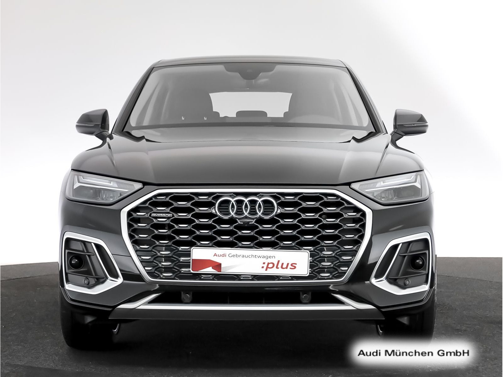 Audi Q5 2023 г. Чёрный, пробег 27915 км