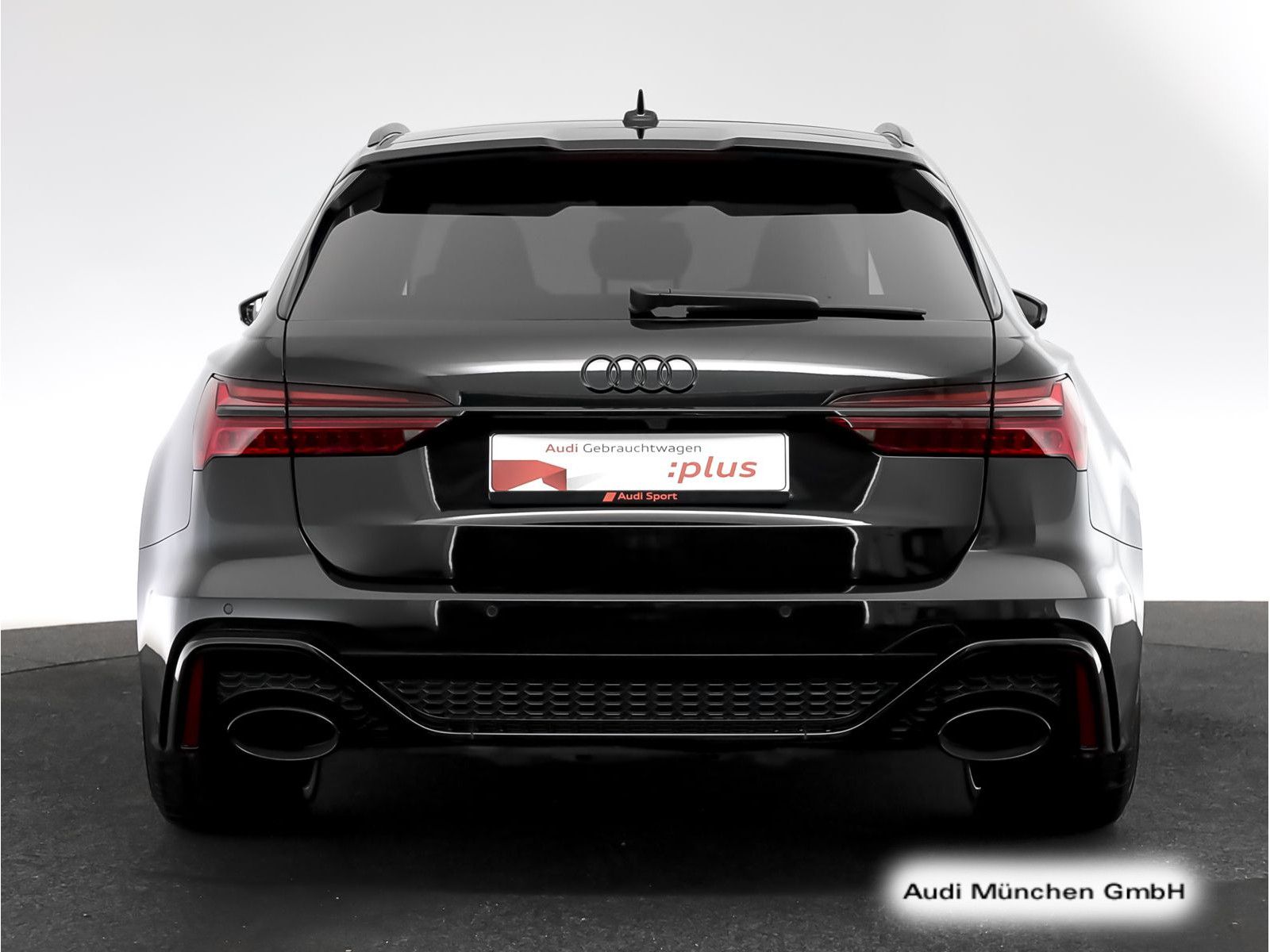 Audi RS6 2023 г. Чёрный, пробег 38211 км