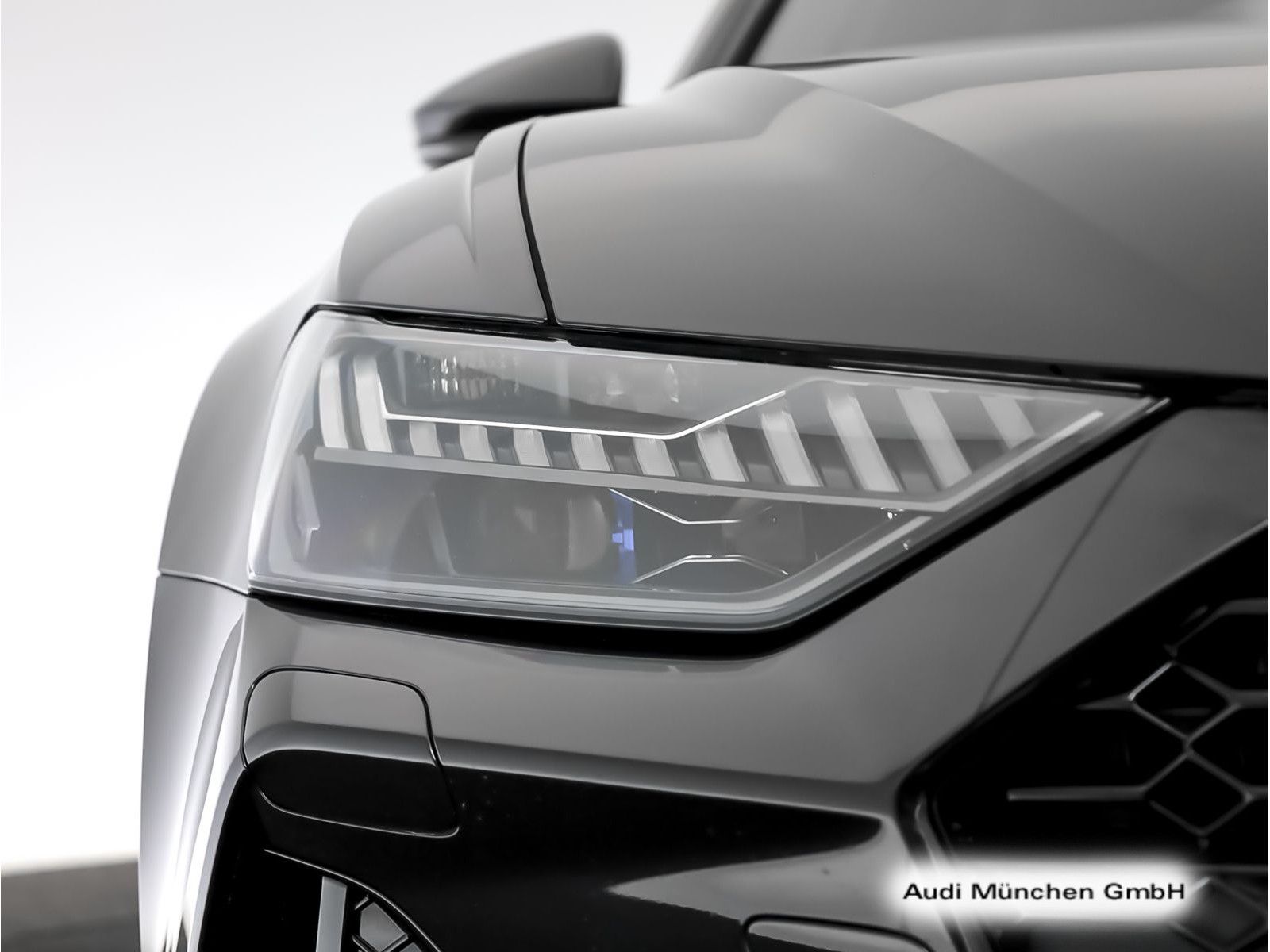 Audi RS6 2023 г. Чёрный, пробег 38211 км