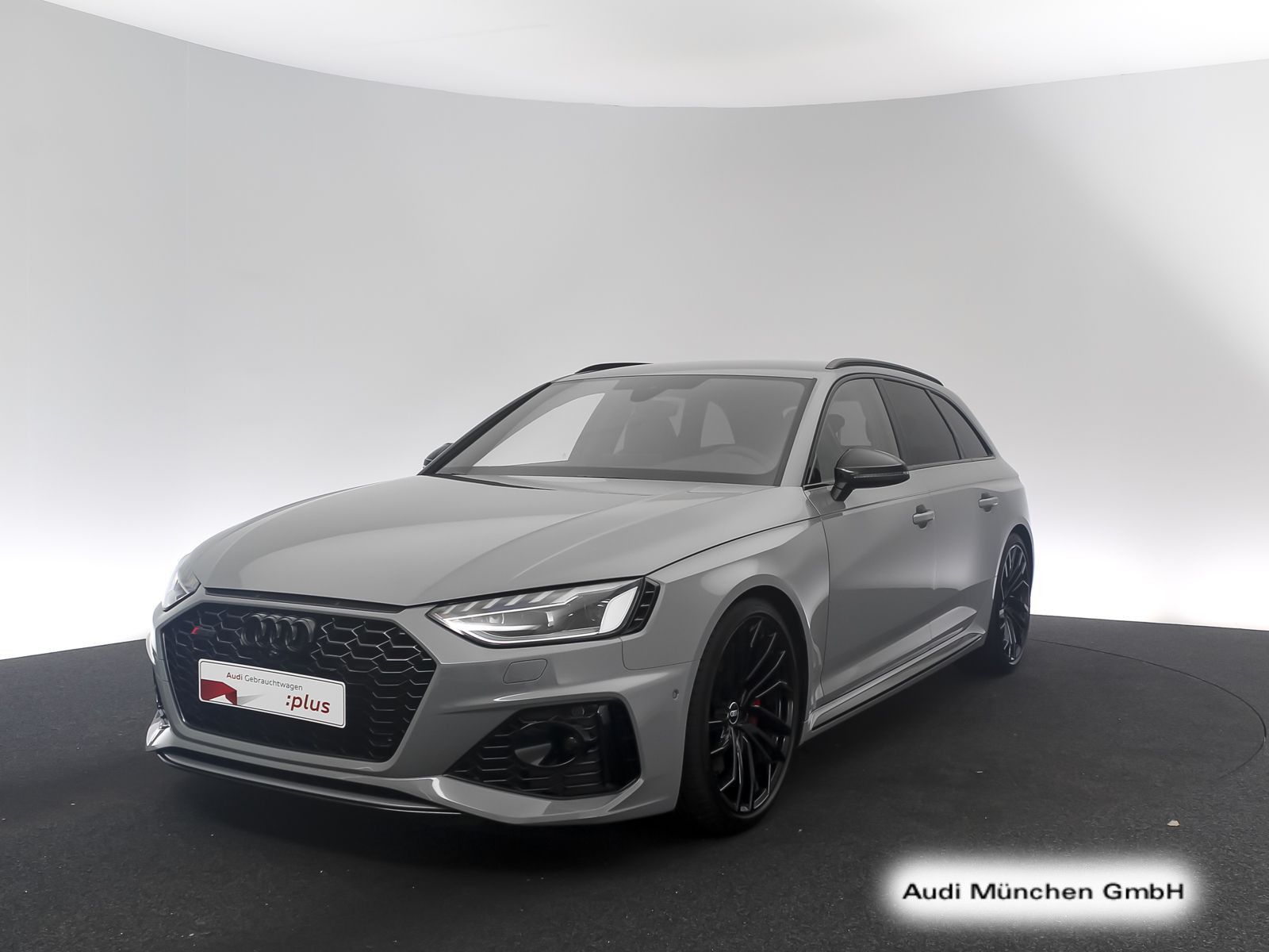 Audi RS4 2023 г. Серый, пробег 55956 км