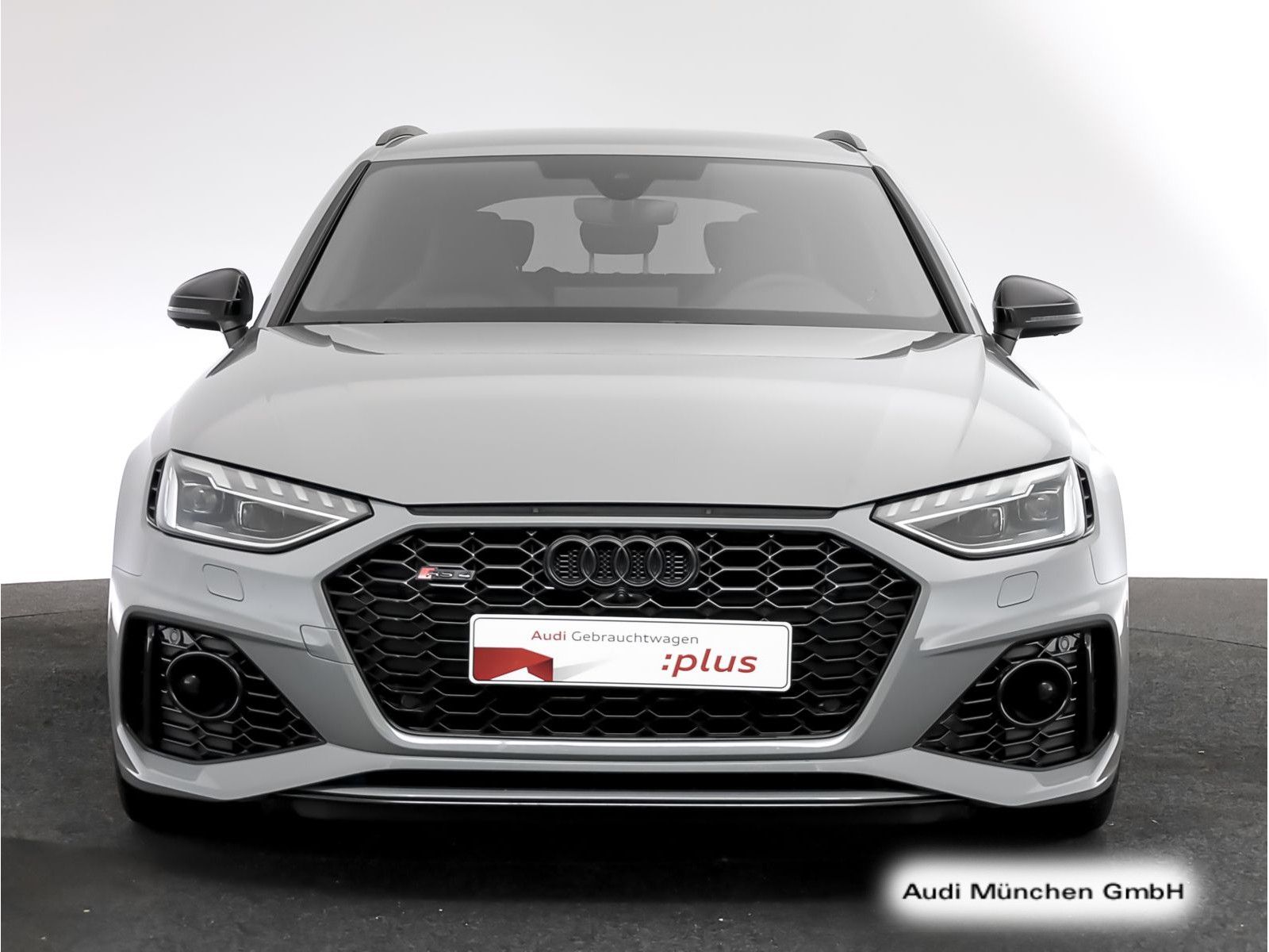 Audi RS4 2023 г. Серый, пробег 55956 км