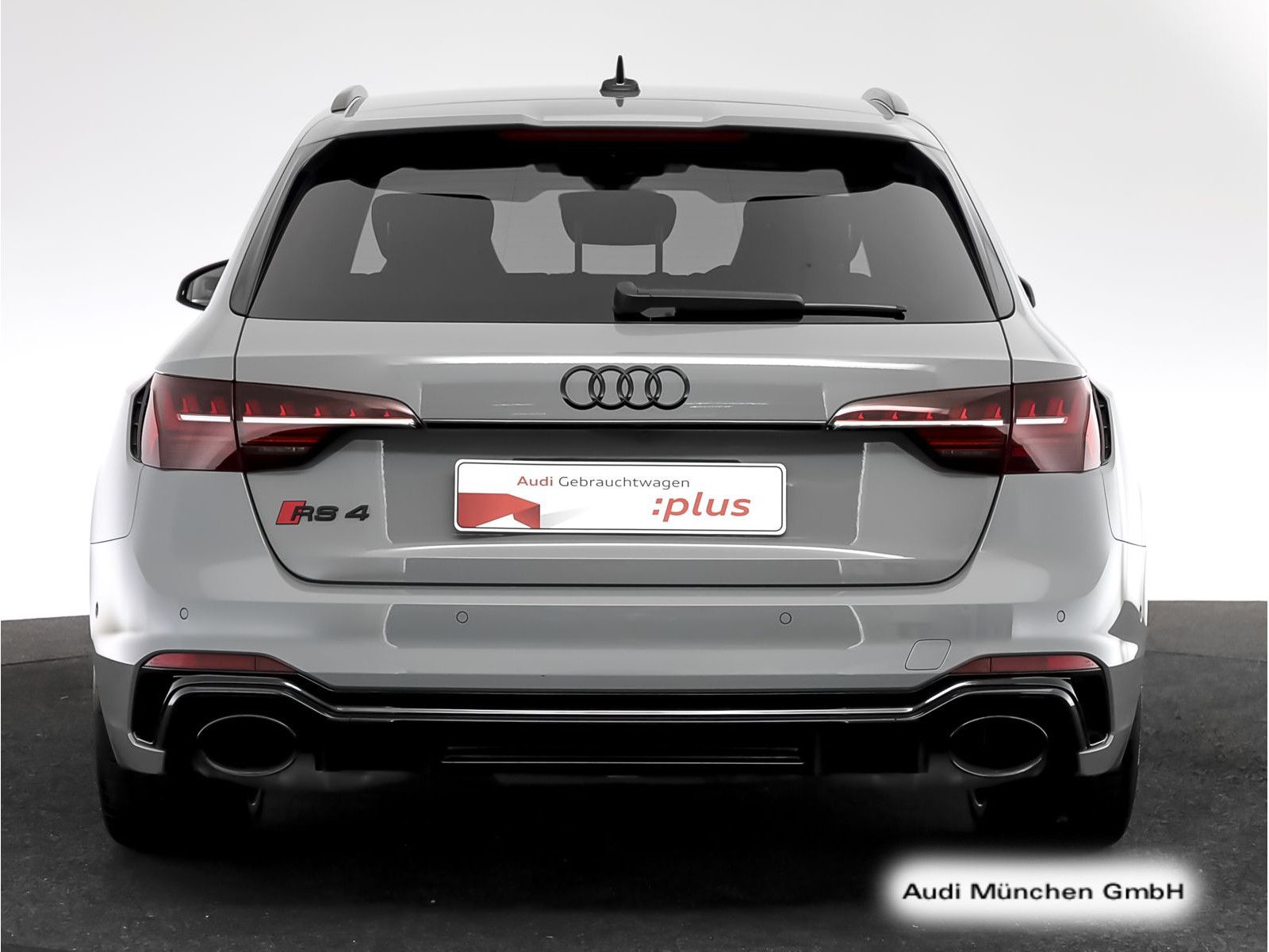 Audi RS4 2023 г. Серый, пробег 55956 км