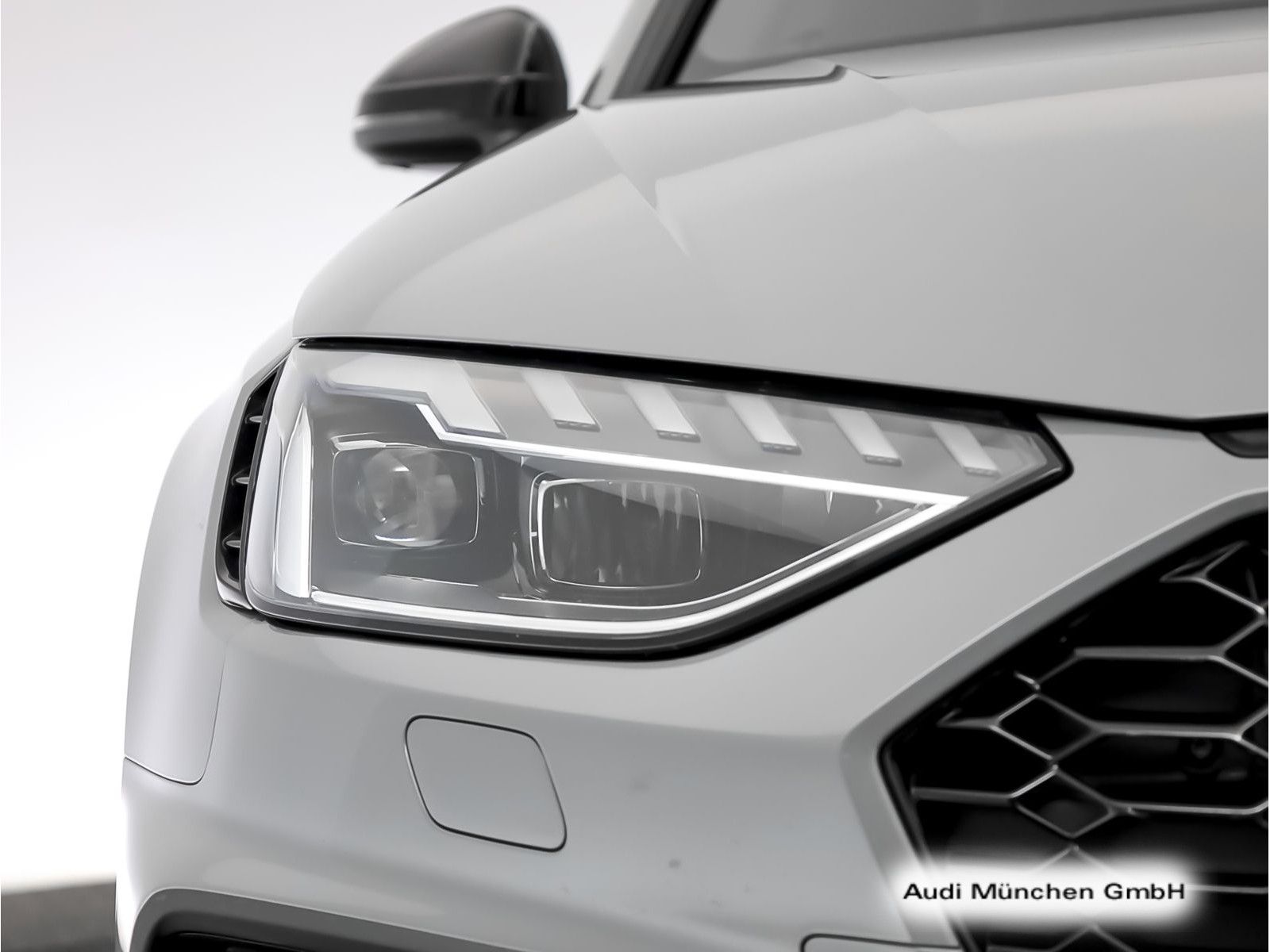 Audi RS4 2023 г. Серый, пробег 55956 км