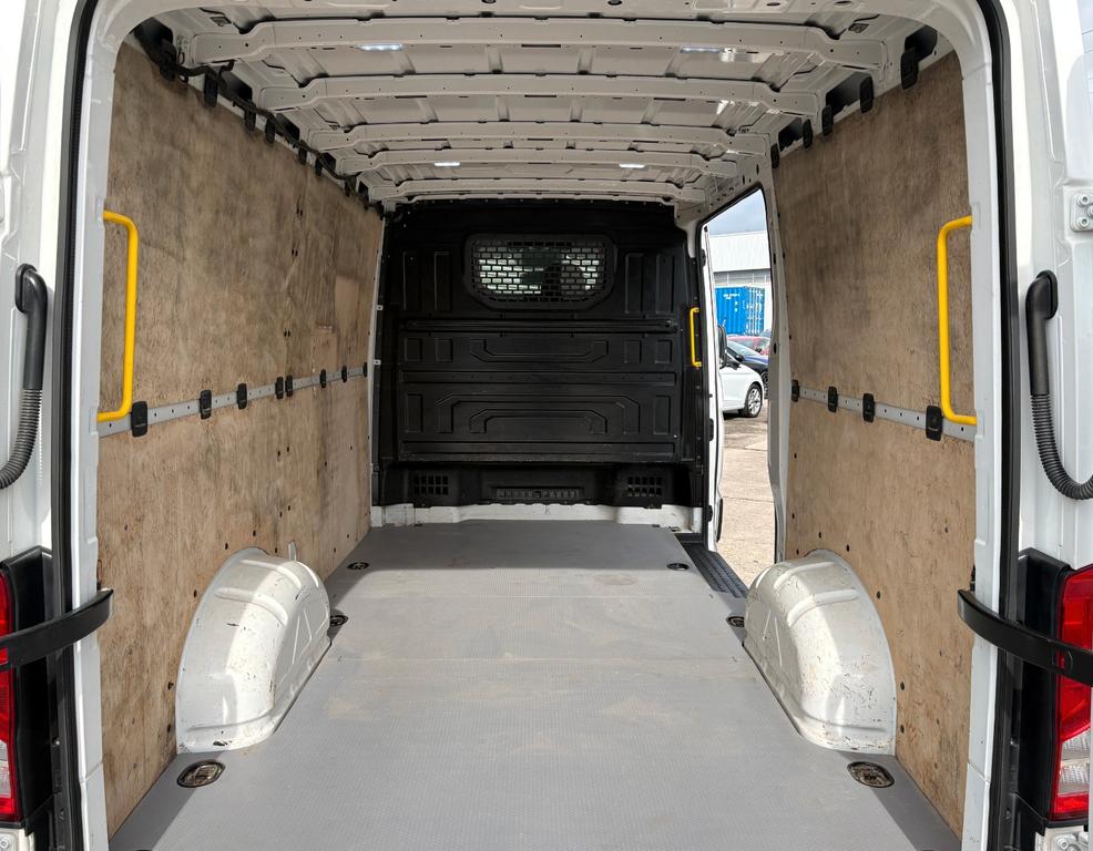 Volkswagen CRAFTER 2021 г. Белый, пробег 48578 км