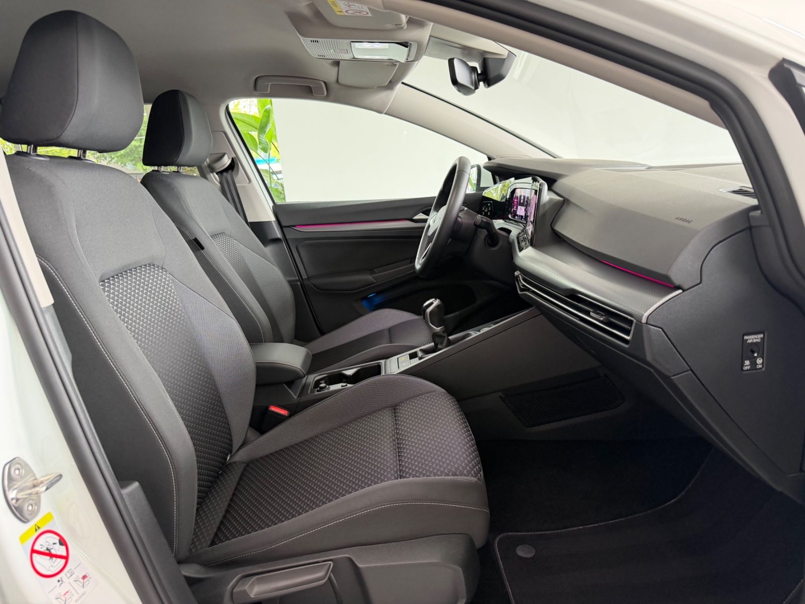Volkswagen Golf 2023 г. Белый, пробег 60000 км