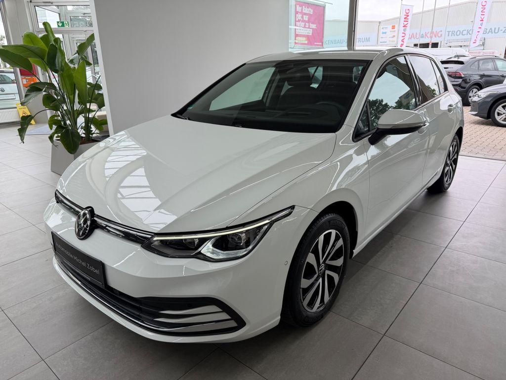 Volkswagen Golf 2023 г. Белый, пробег 60000 км