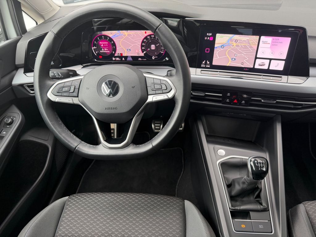 Volkswagen Golf 2023 г. Белый, пробег 60000 км