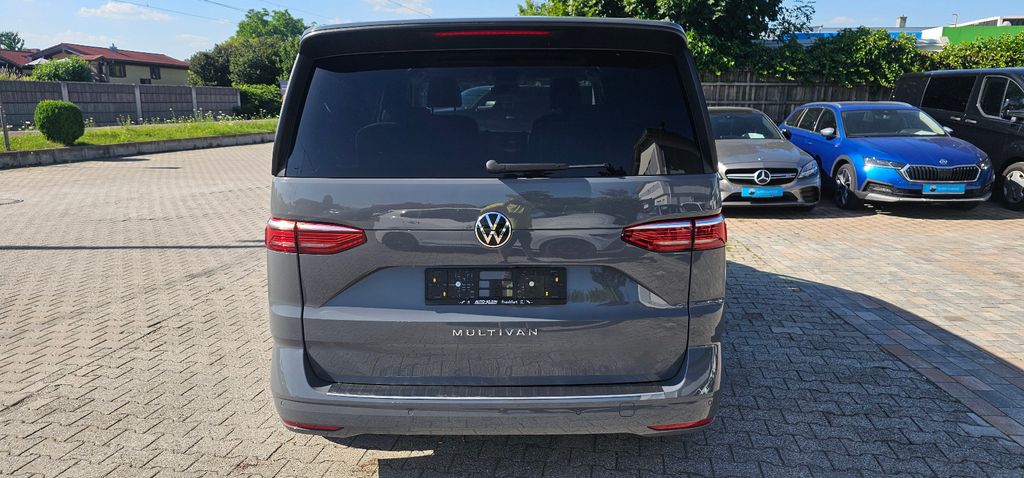 Volkswagen T7 MULTIVAN 2024 г. Серый, пробег 44000 км