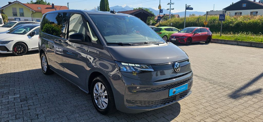 Volkswagen T7 MULTIVAN 2024 г. Серый, пробег 44000 км