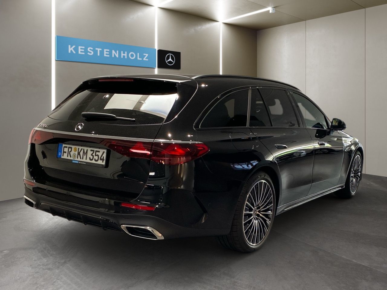 Mercedes-Benz E 220 2026 г. Чёрный, пробег 11208 км