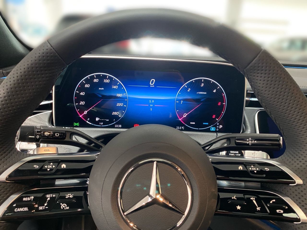 Mercedes-Benz E 220 2026 г. Чёрный, пробег 11208 км