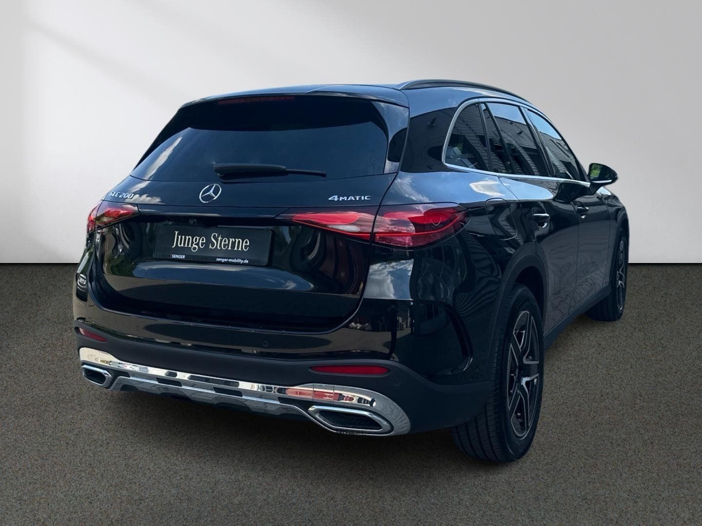 Mercedes-Benz GLC 200 2025 г. Чёрный, пробег 17846 км