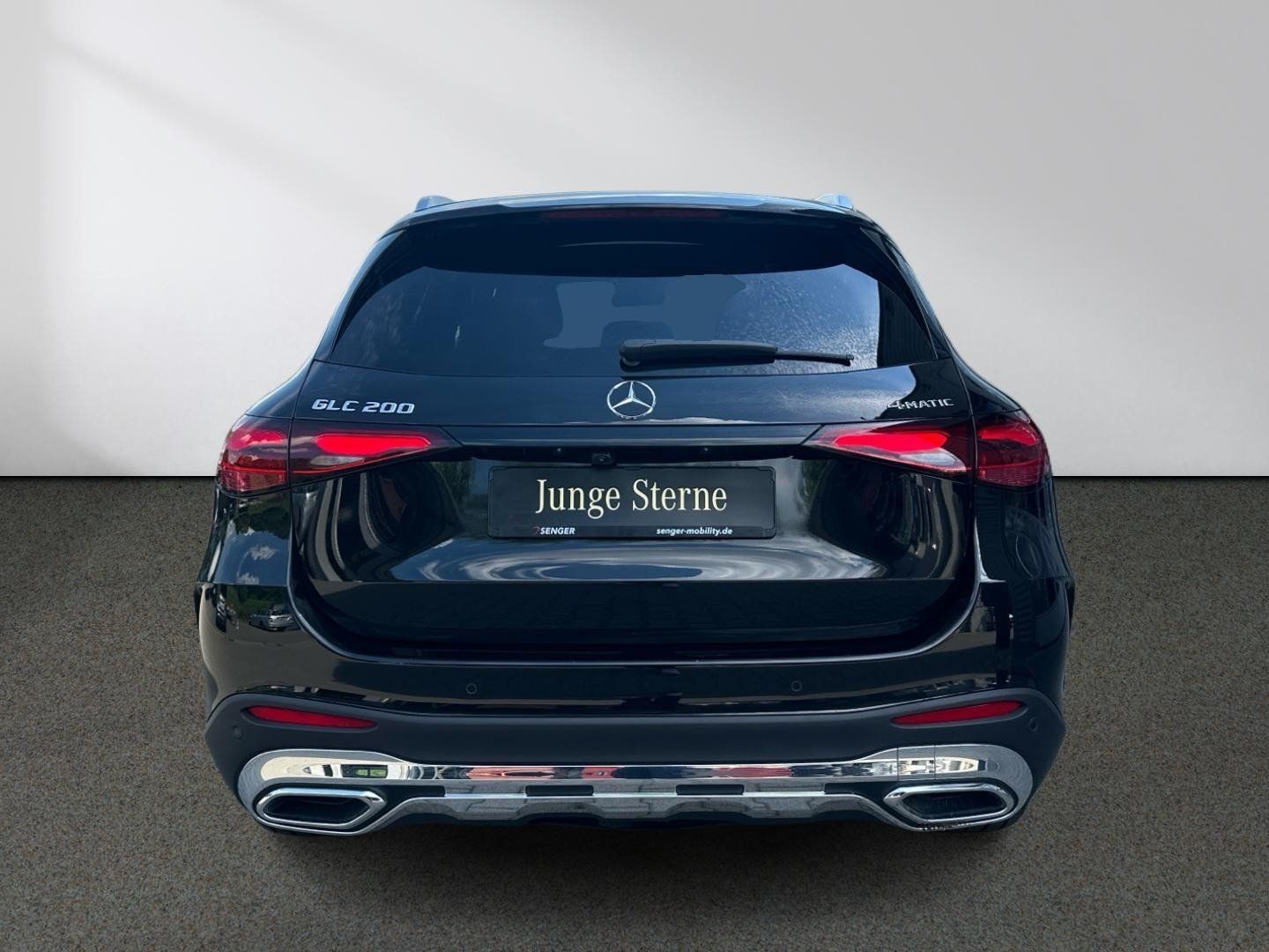 Mercedes-Benz GLC 200 2025 г. Чёрный, пробег 17846 км