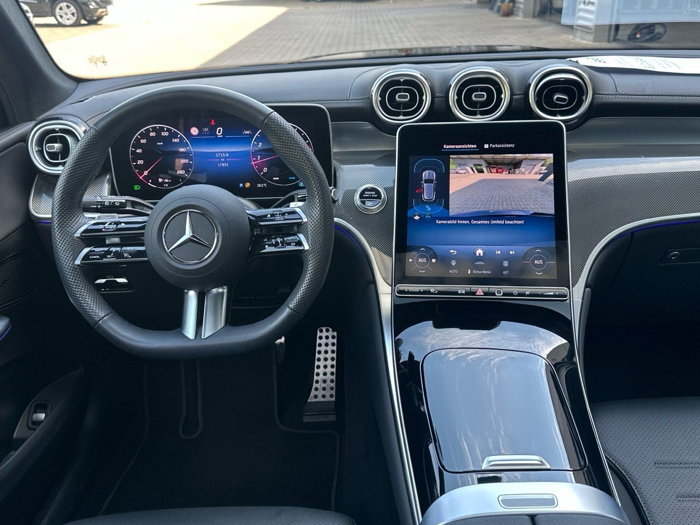 Mercedes-Benz GLC 200 2025 г. Чёрный, пробег 17846 км